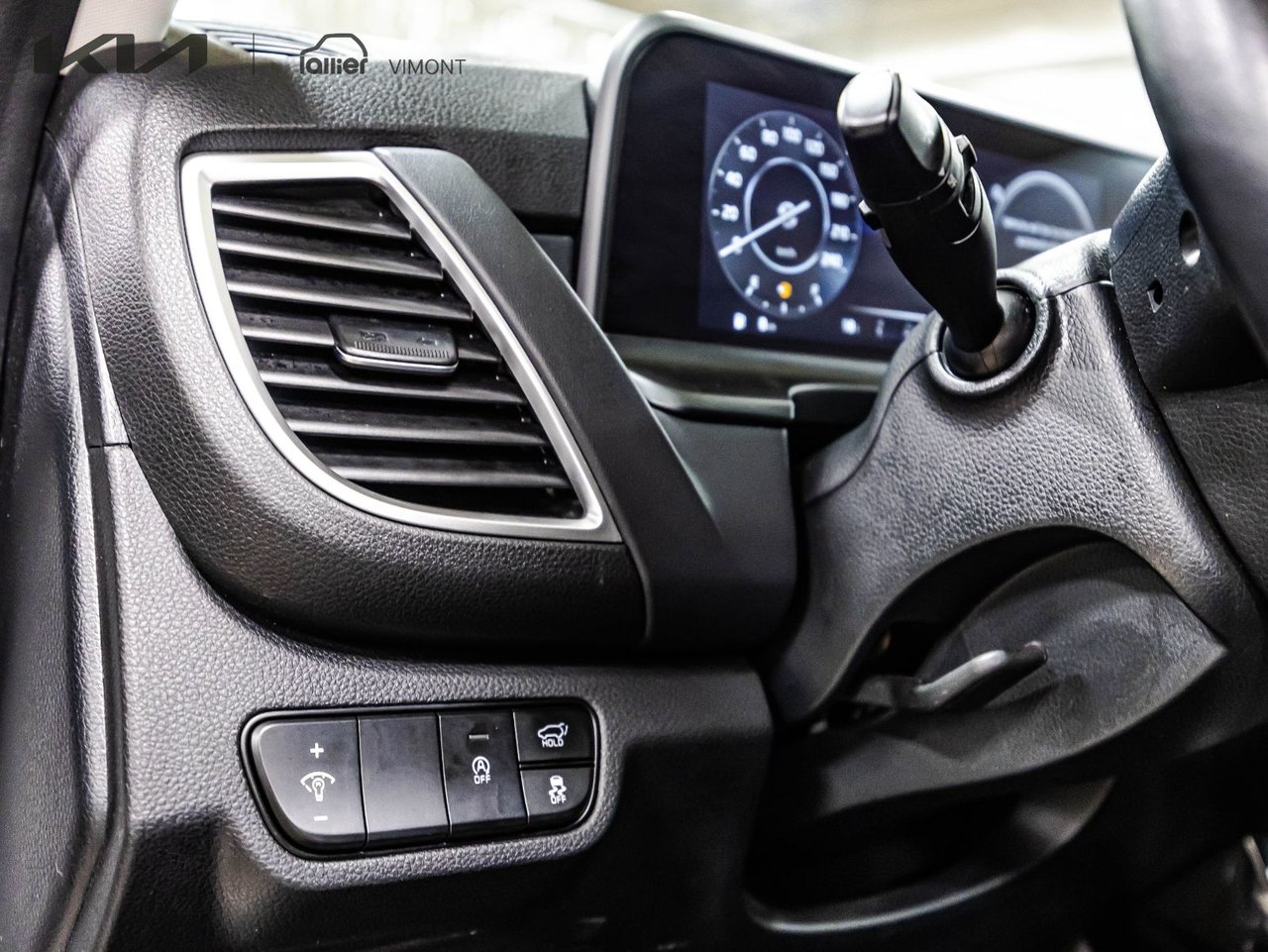 2022 Volvo XC60 - Image 24