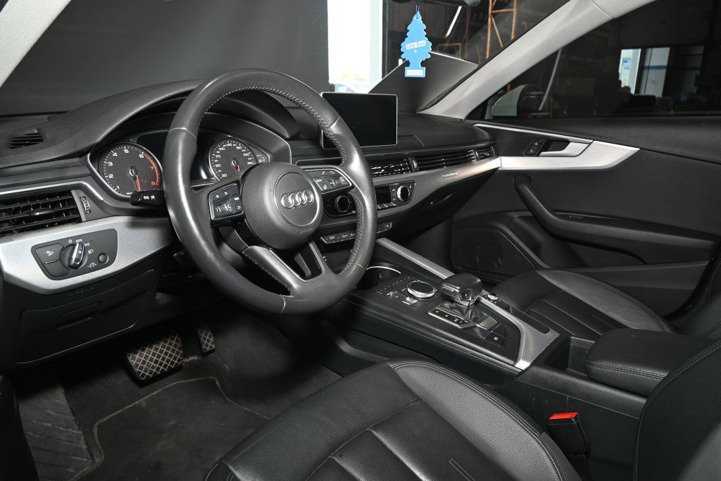 2024 Volvo XC60 - Image 8