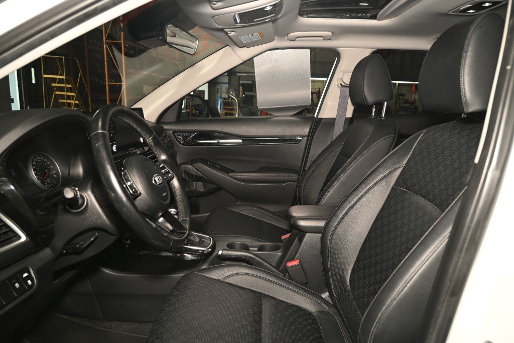 2026 Ford Explorer - Image 9