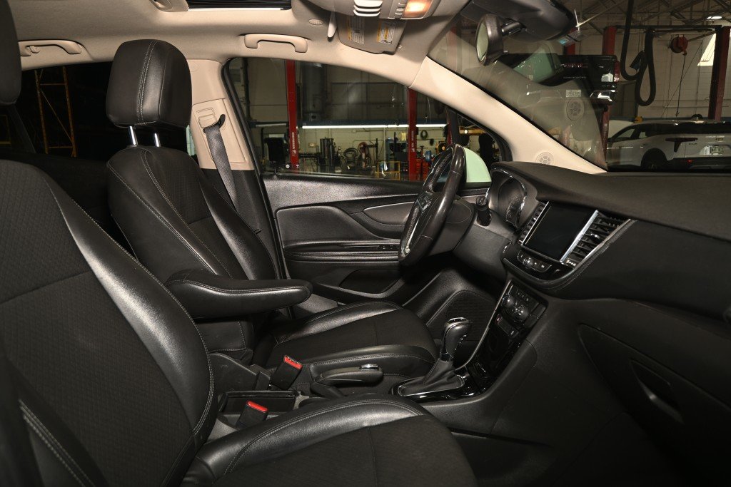 2021 Toyota Corolla - Image 13