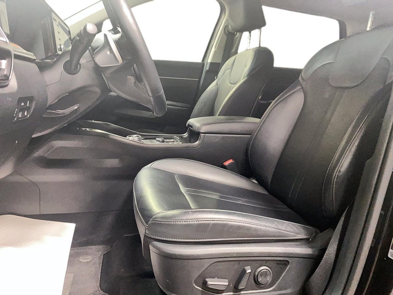 2024 Toyota Rav4 - Image 8