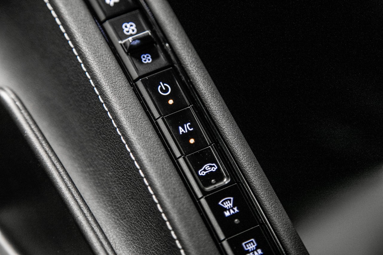 2024 Volkswagen Golf R - Image 31