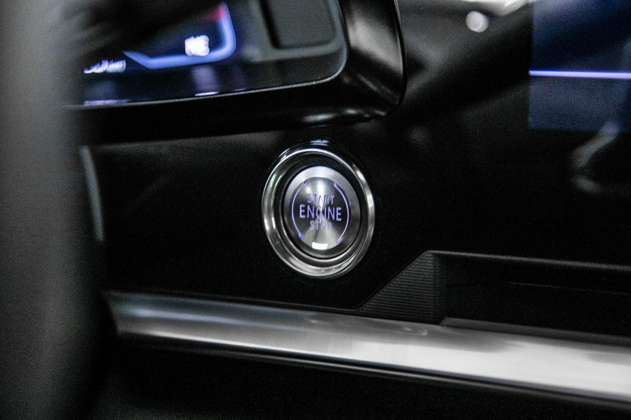 2024 Volkswagen Golf R - Image 32