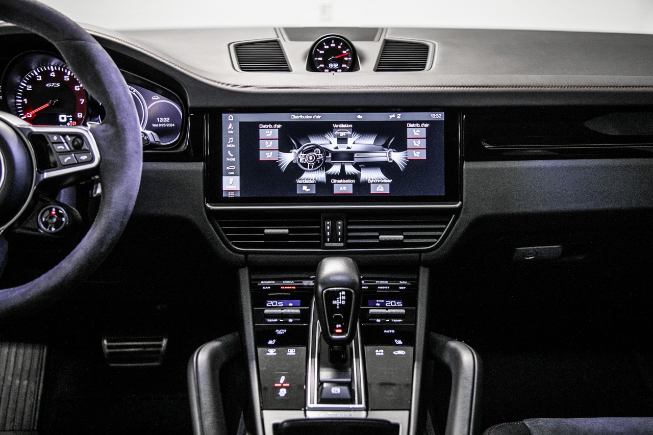 2024 Toyota Prius - Image 55