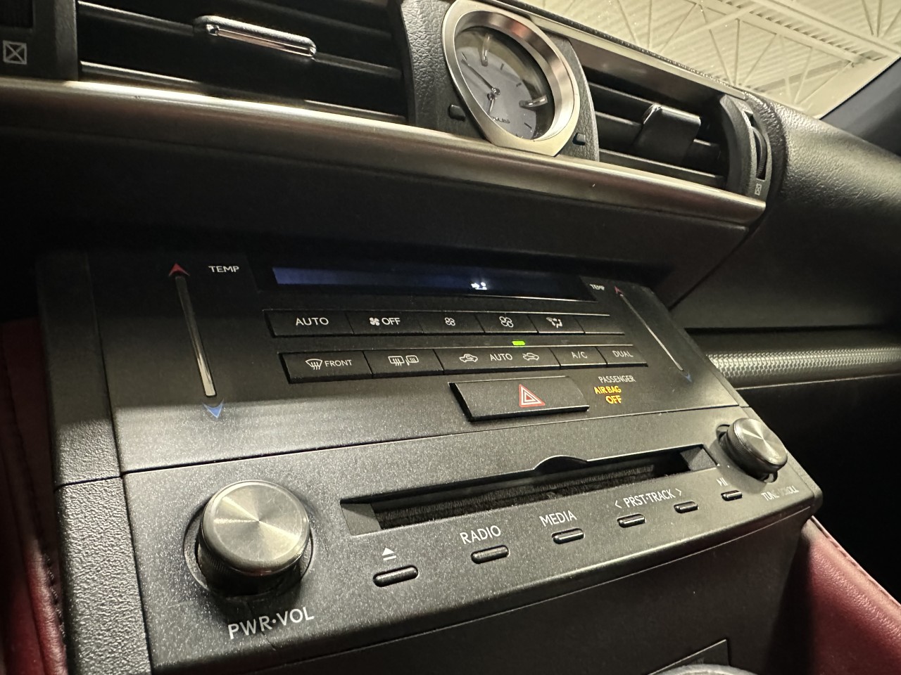 2023 Toyota Rav4 - Image 12