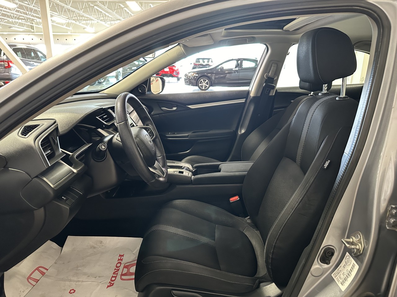 2026 Kia Carnival - Image 14