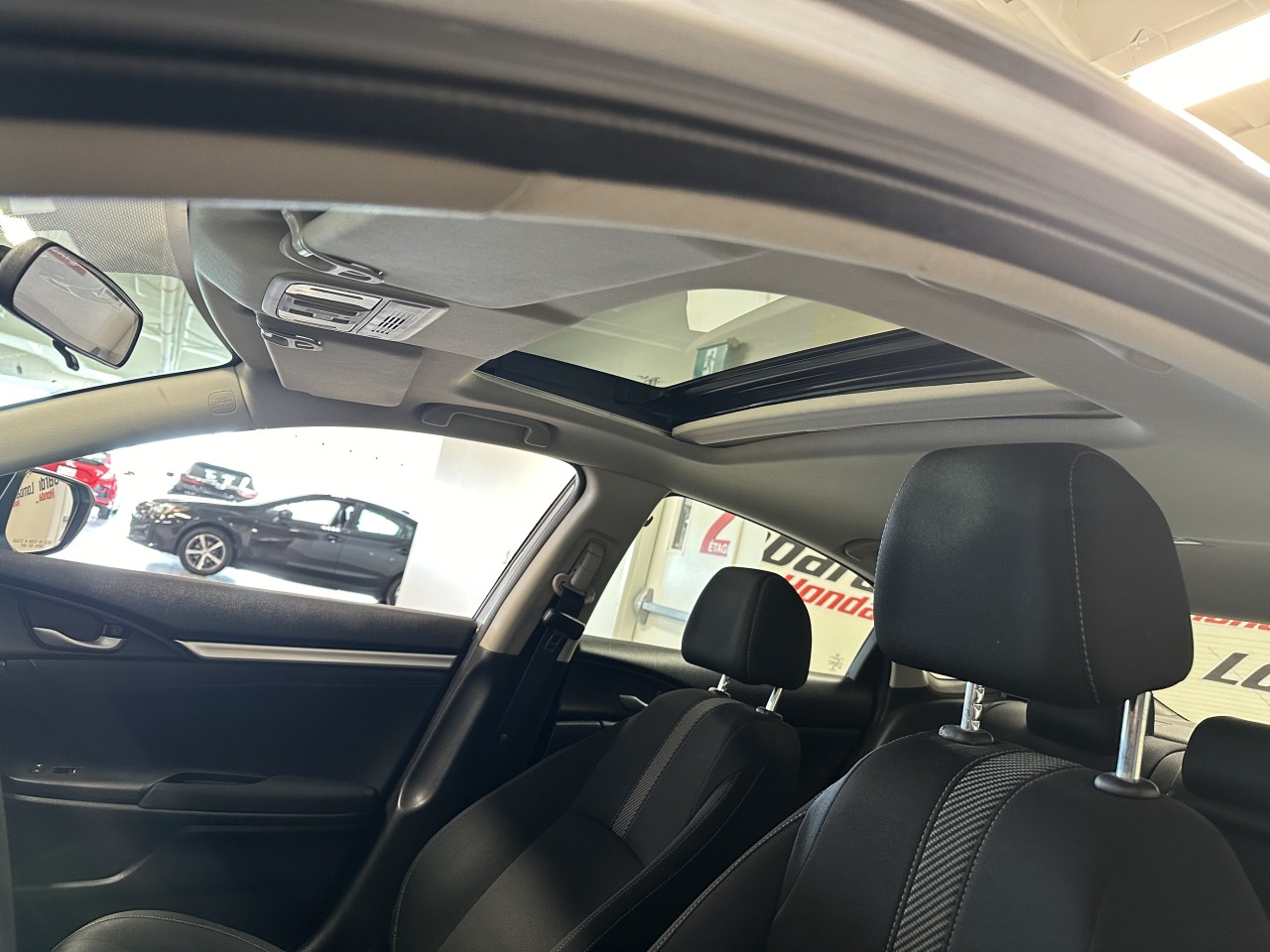 2026 Kia Carnival - Image 15