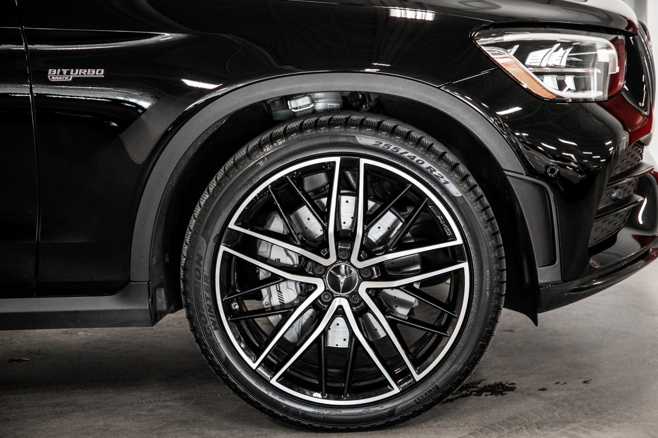2017 Infiniti QX70 - Image 3