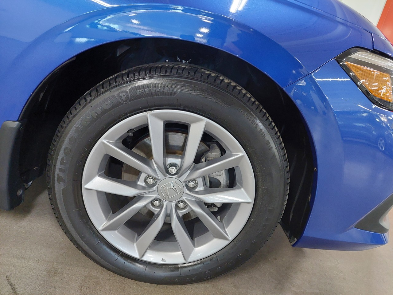 2025 Ford F-150 Lightning - Image 6