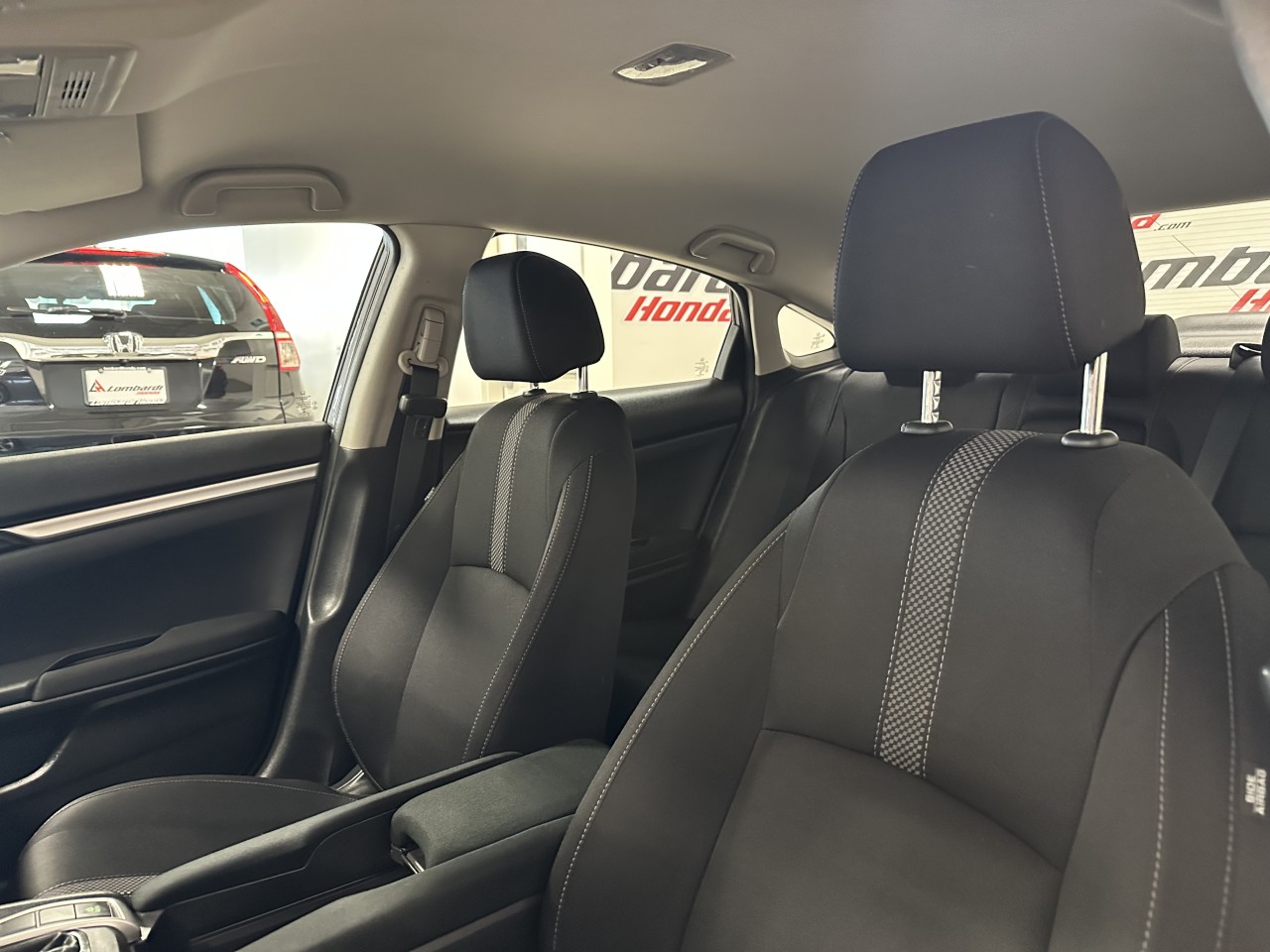 2026 Kia Carnival - Image 13
