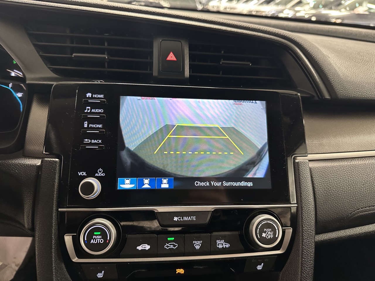 2026 Kia Carnival - Image 16