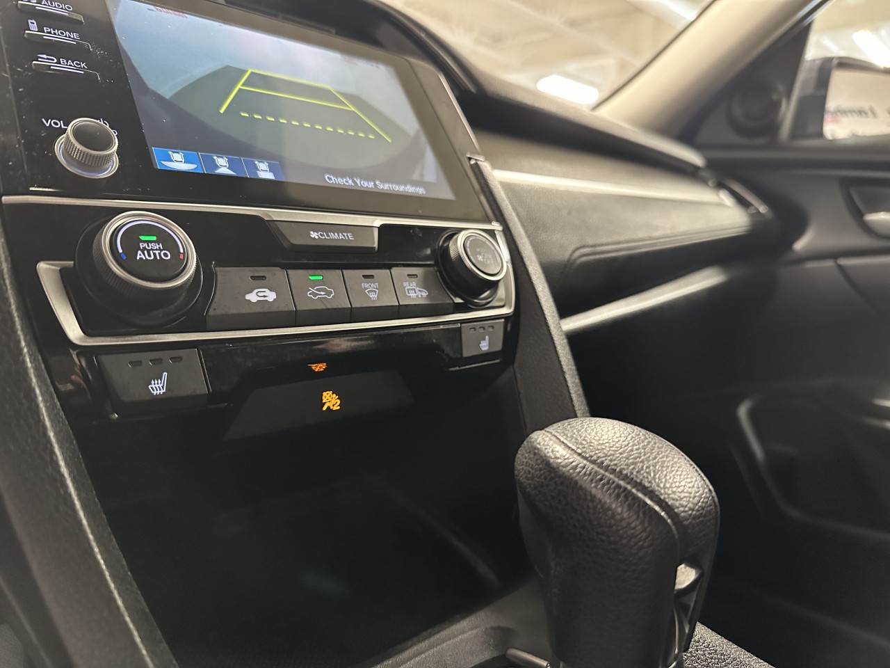 2026 Kia Carnival - Image 18