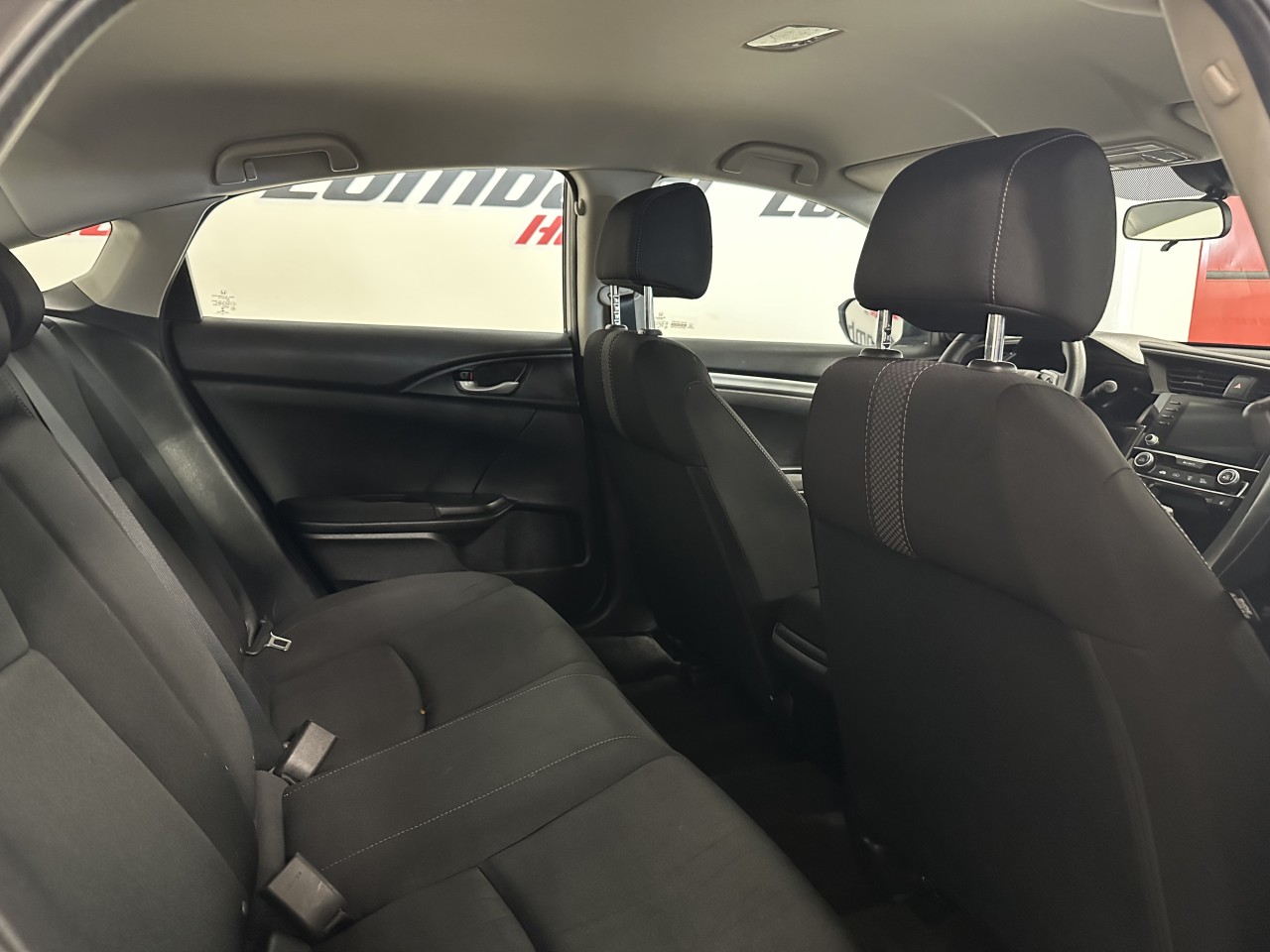 2026 Kia Carnival - Image 22