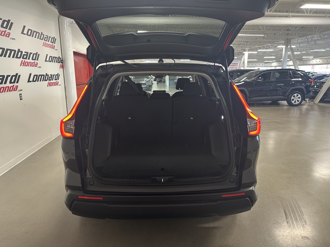 2022 Volvo XC90 - Image 17