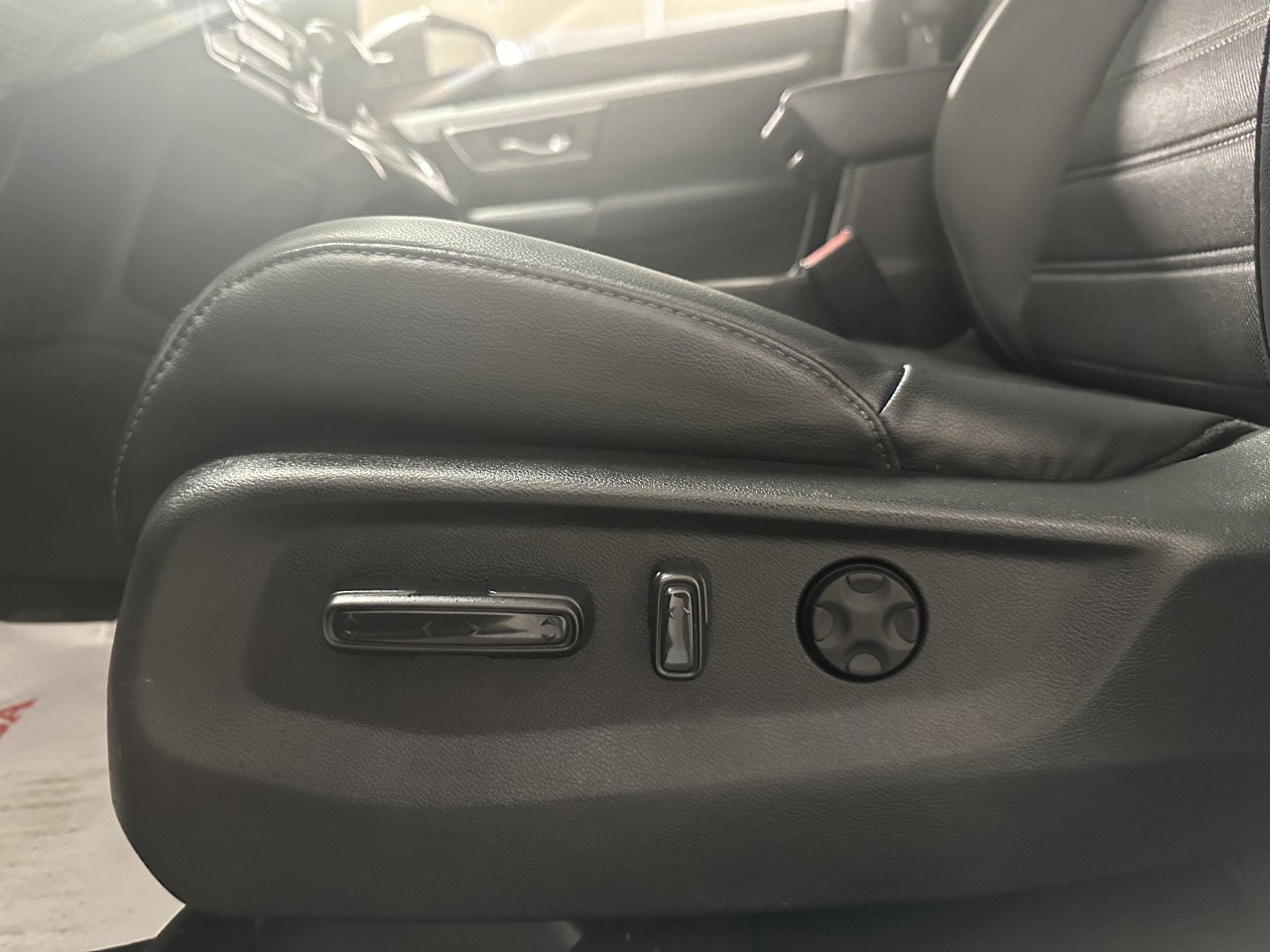 2024 Volvo XC40 - Image 13