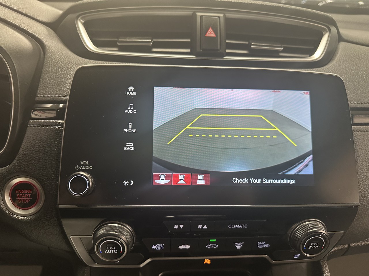 2024 Volvo XC40 - Image 18