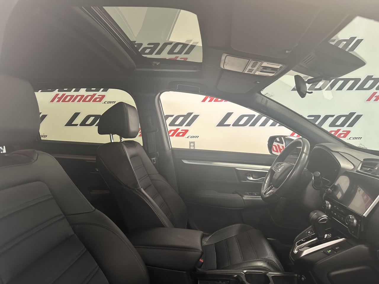 2024 Volvo XC40 - Image 25