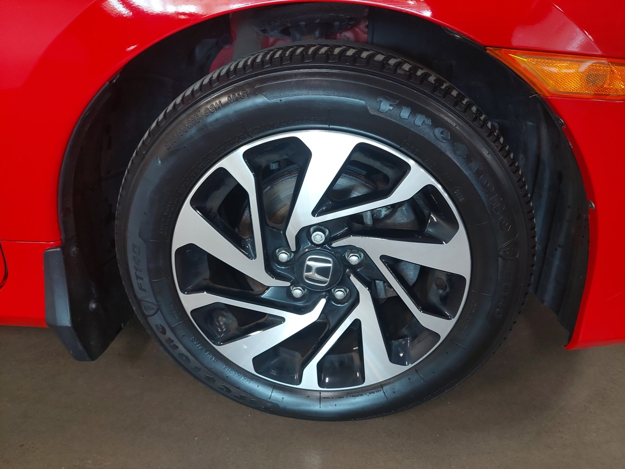 2022 Volvo XC90 - Image 8