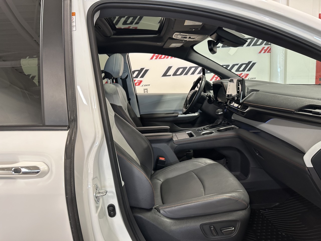 2023 Ford F-150 - Image 29
