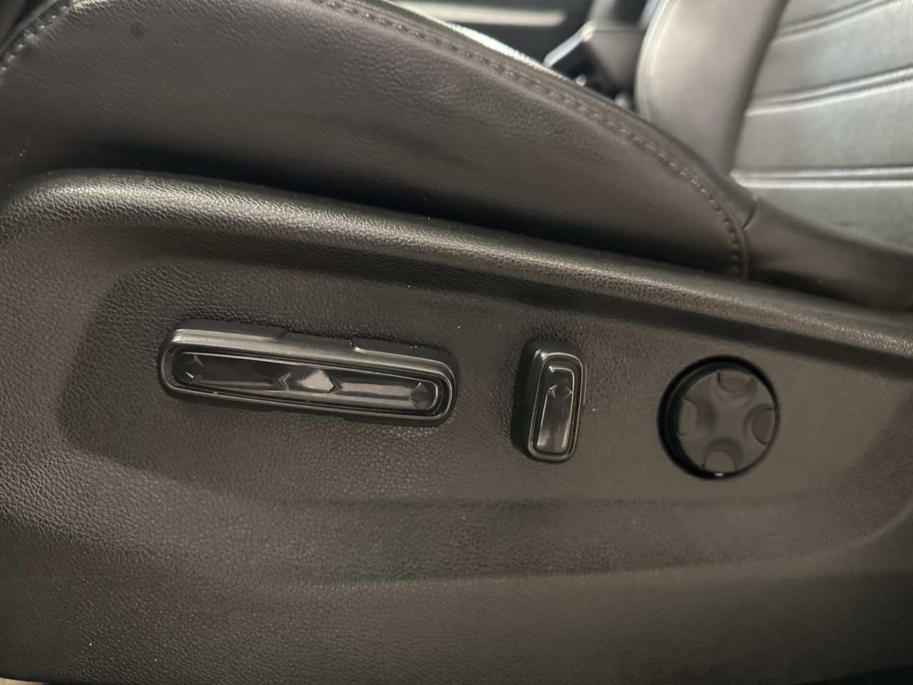 2023 Ford F-150 - Image 16
