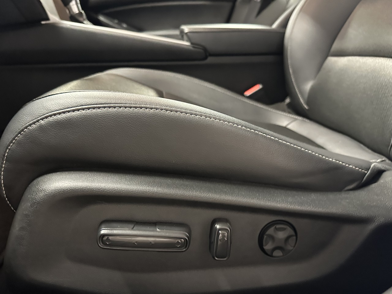 2024 Ford Mustang - Image 15