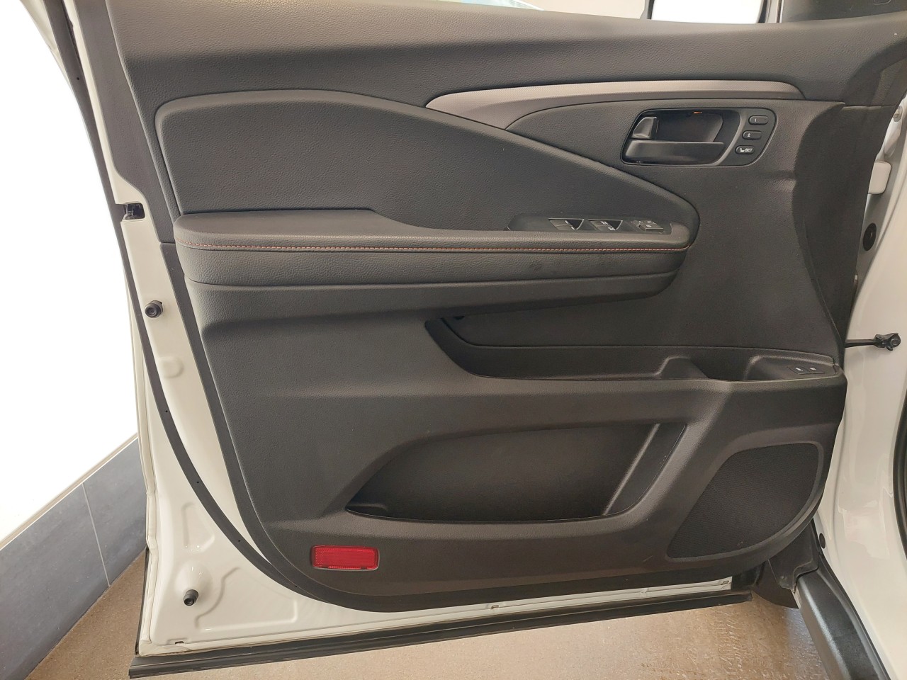 2023 Ford F-150 - Image 11