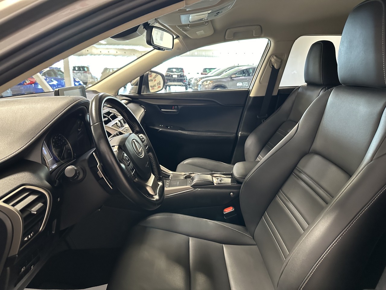 2025 Ford Explorer - Image 13