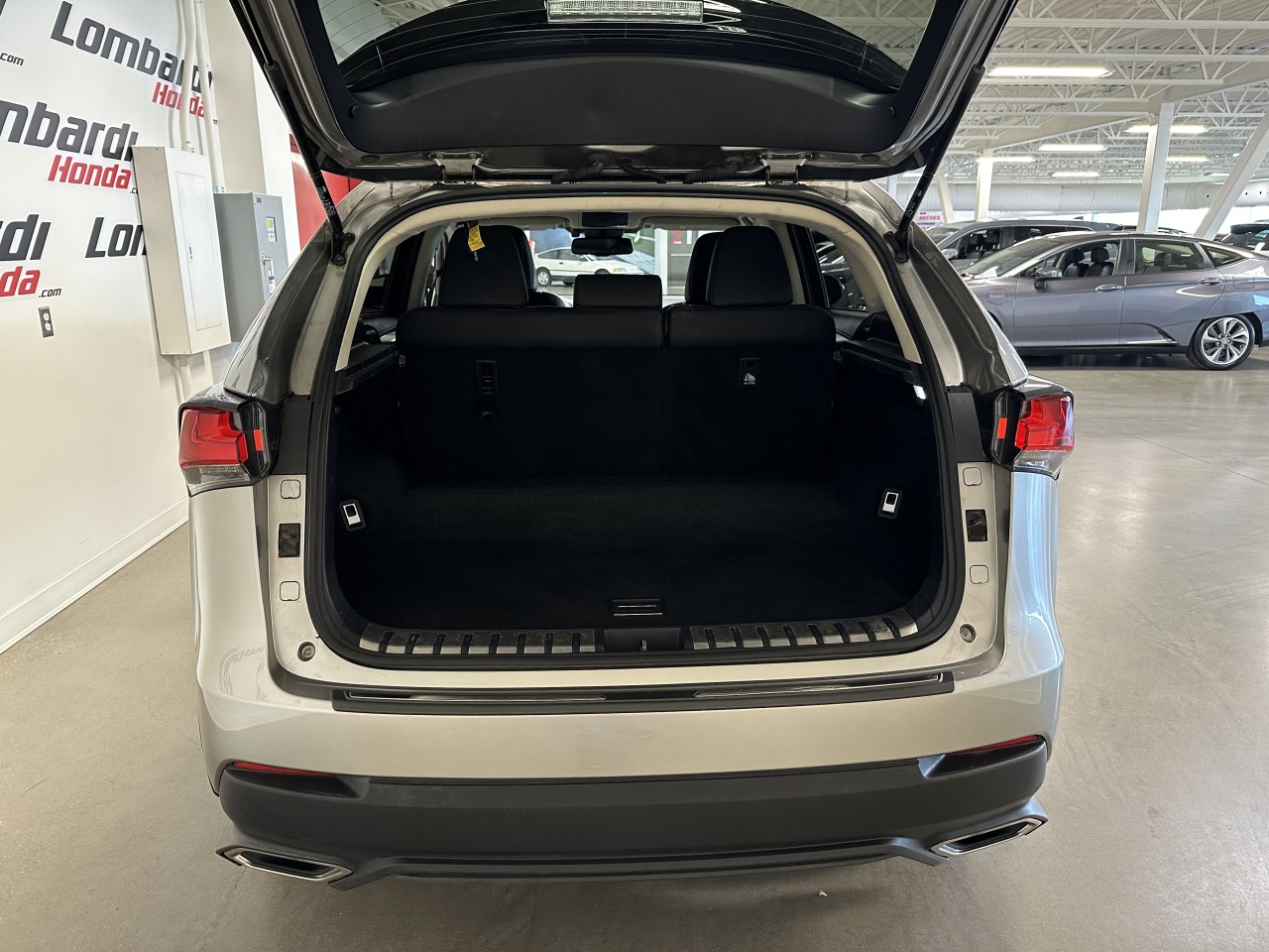 2025 Ford Explorer - Image 25