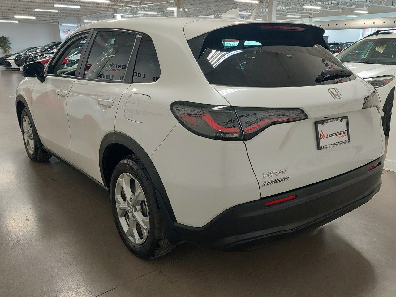 2025 Kia Carnival - Image 12