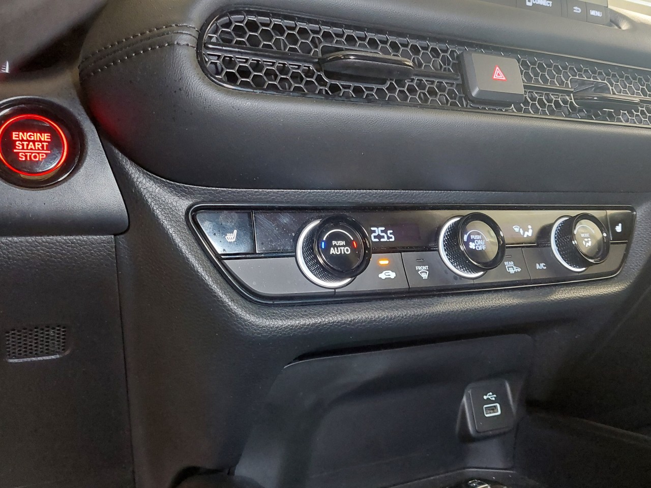2025 Kia Carnival - Image 21