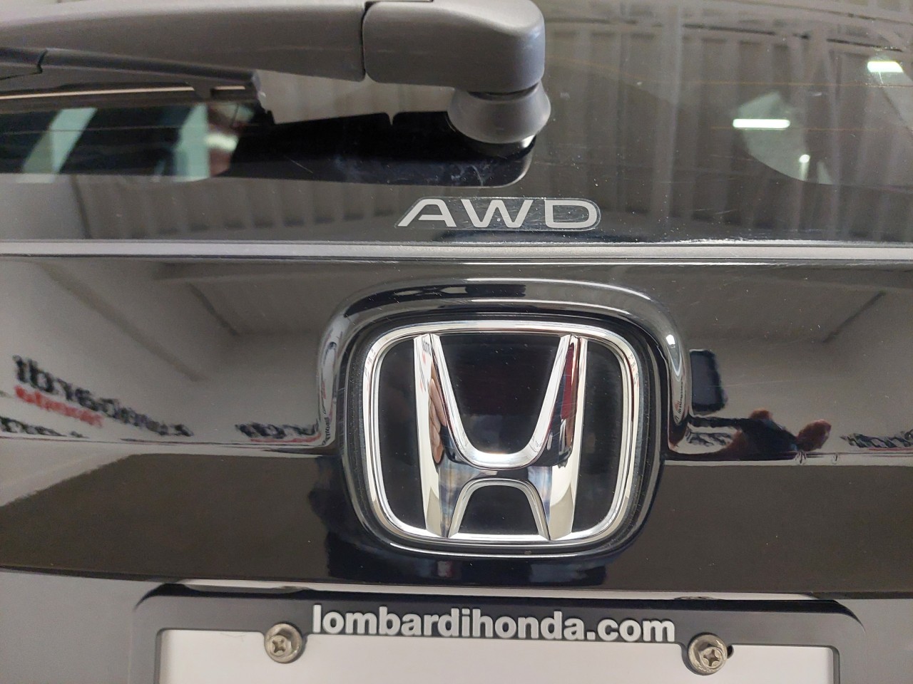 2025 Volvo XC90 Plug-In Hybrid - Image 12