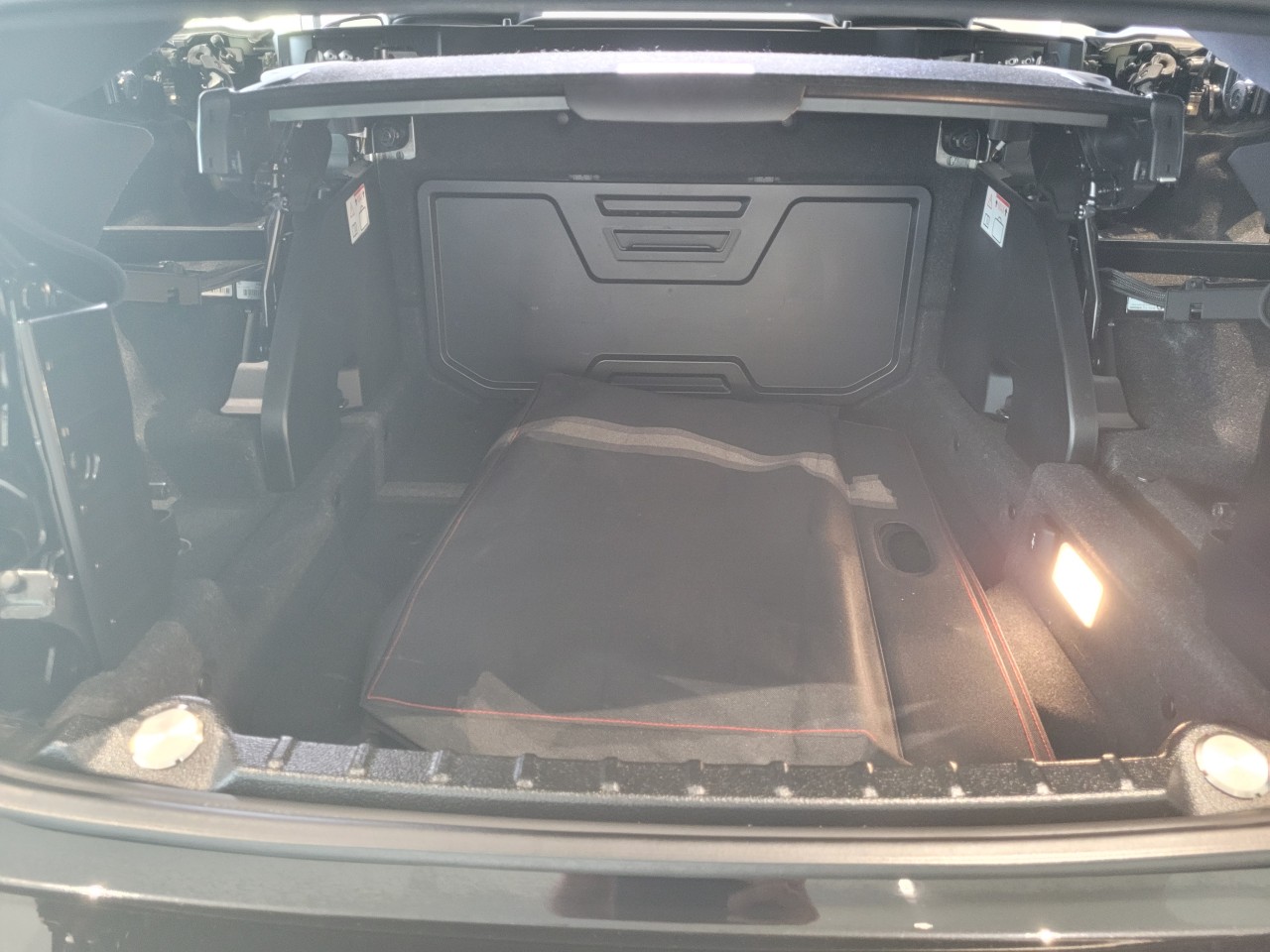 2023 Volvo S90 - Image 7