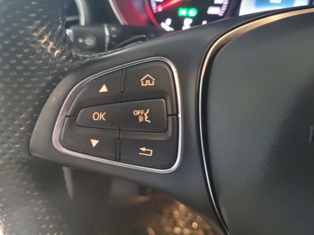 2027 Ford F-450 - Image 15