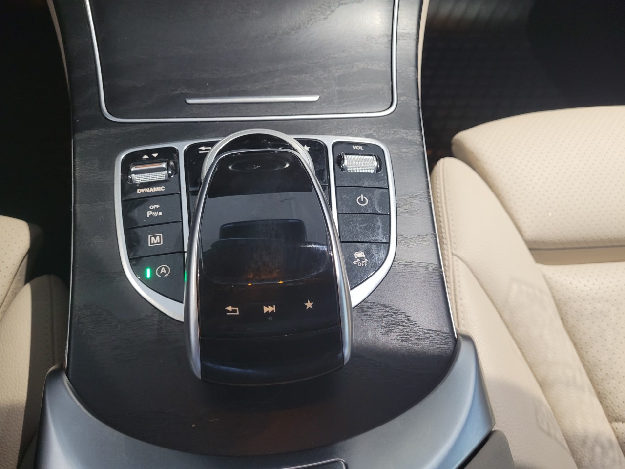 2027 Ford F-450 - Image 22