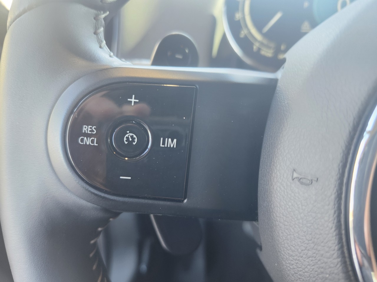 2026 Kia EV9 - Image 17