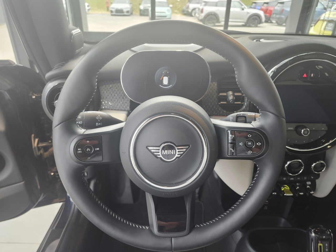 2016 Kia Sorento - Image 13
