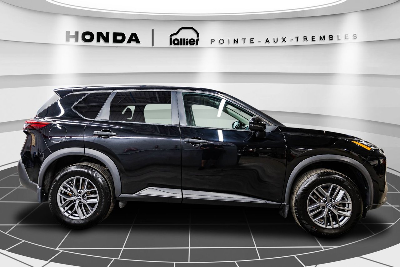 2025 Toyota Highlander - Image 17