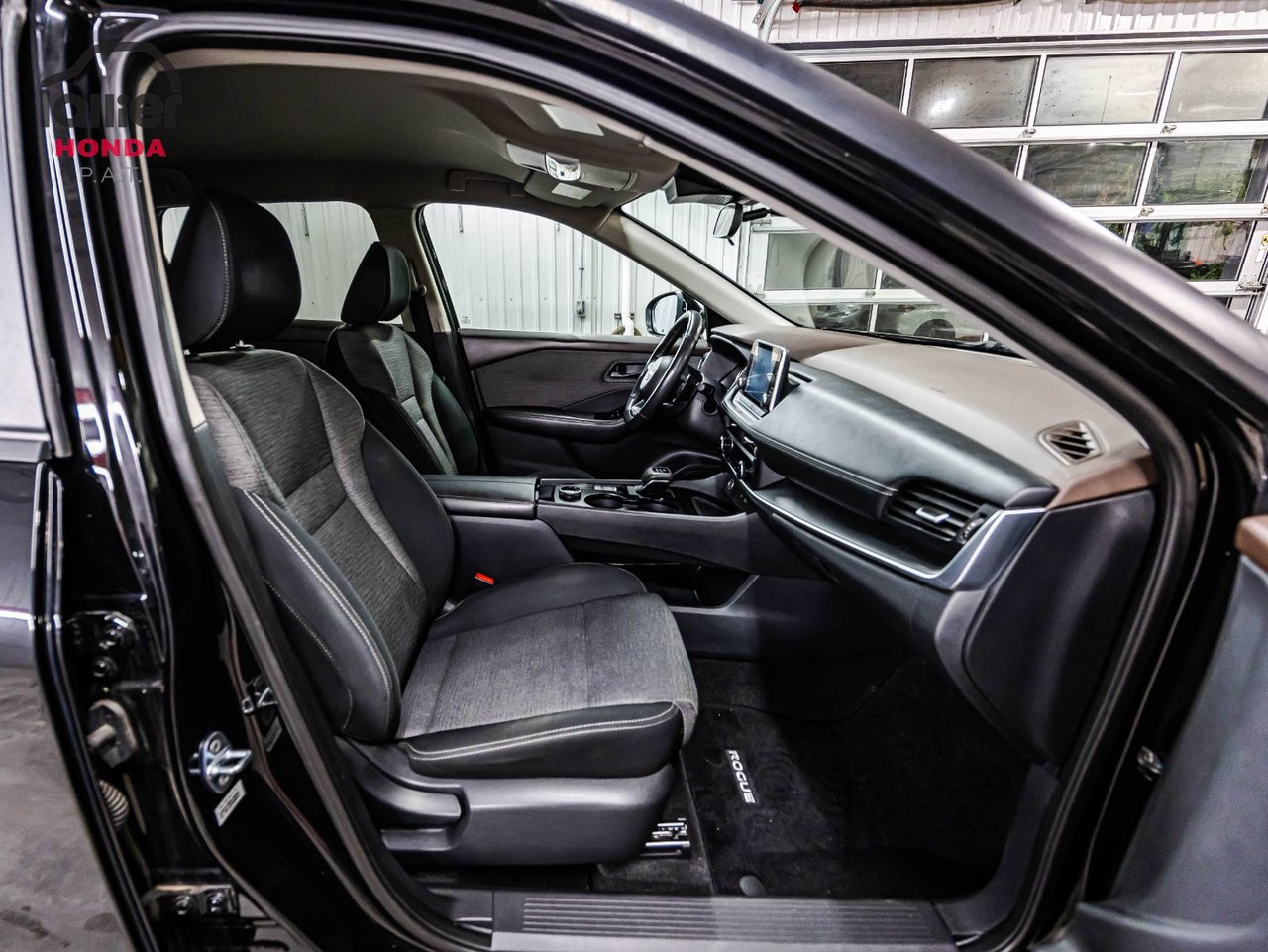 2025 Toyota Highlander - Image 26