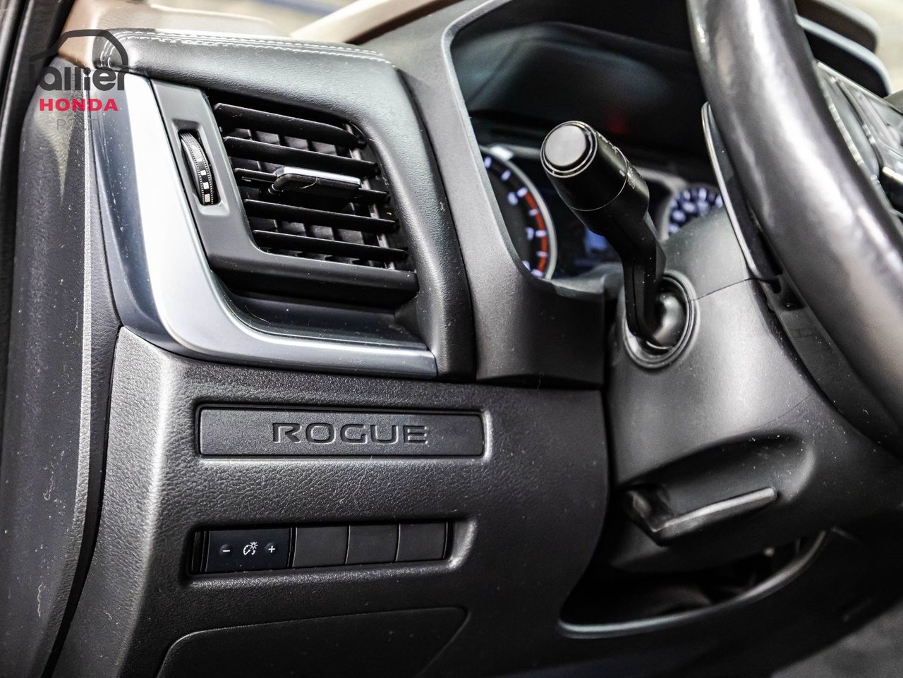 2025 Toyota Highlander - Image 29