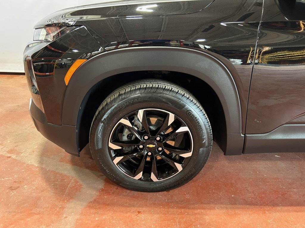 2023 Toyota Highlander - Image 10