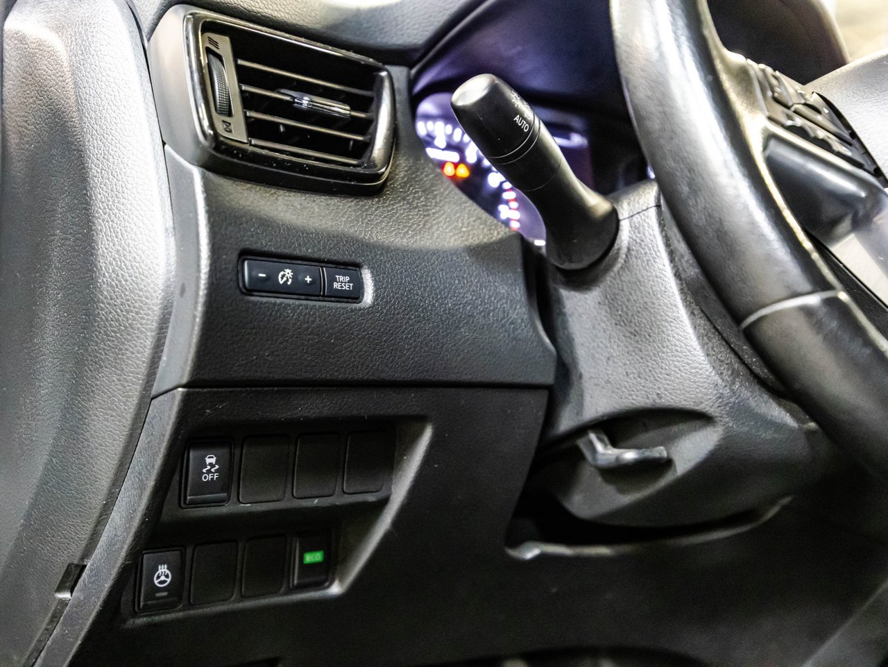 2022 Ford Explorer - Image 30