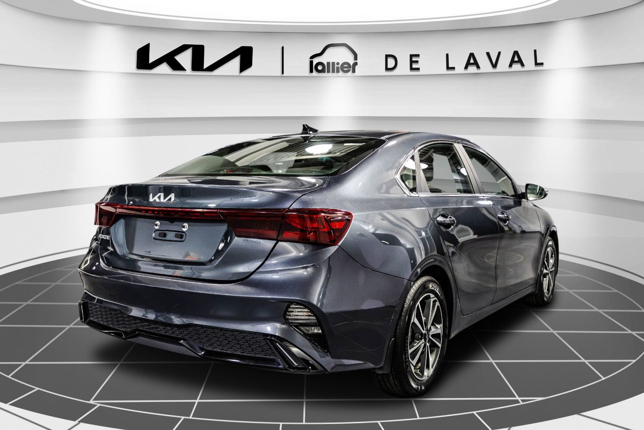 2023 Toyota Corolla Cross - Image 12