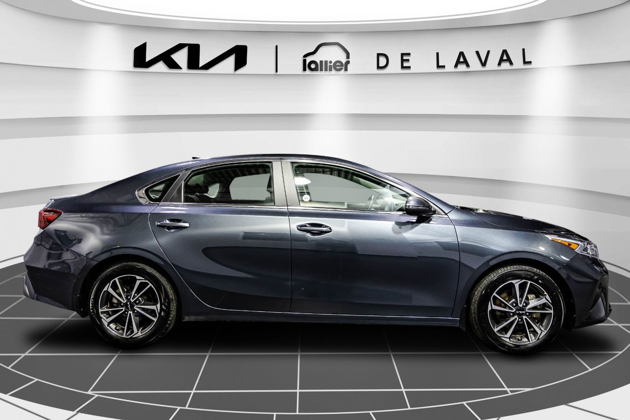 2023 Toyota Corolla Cross - Image 13
