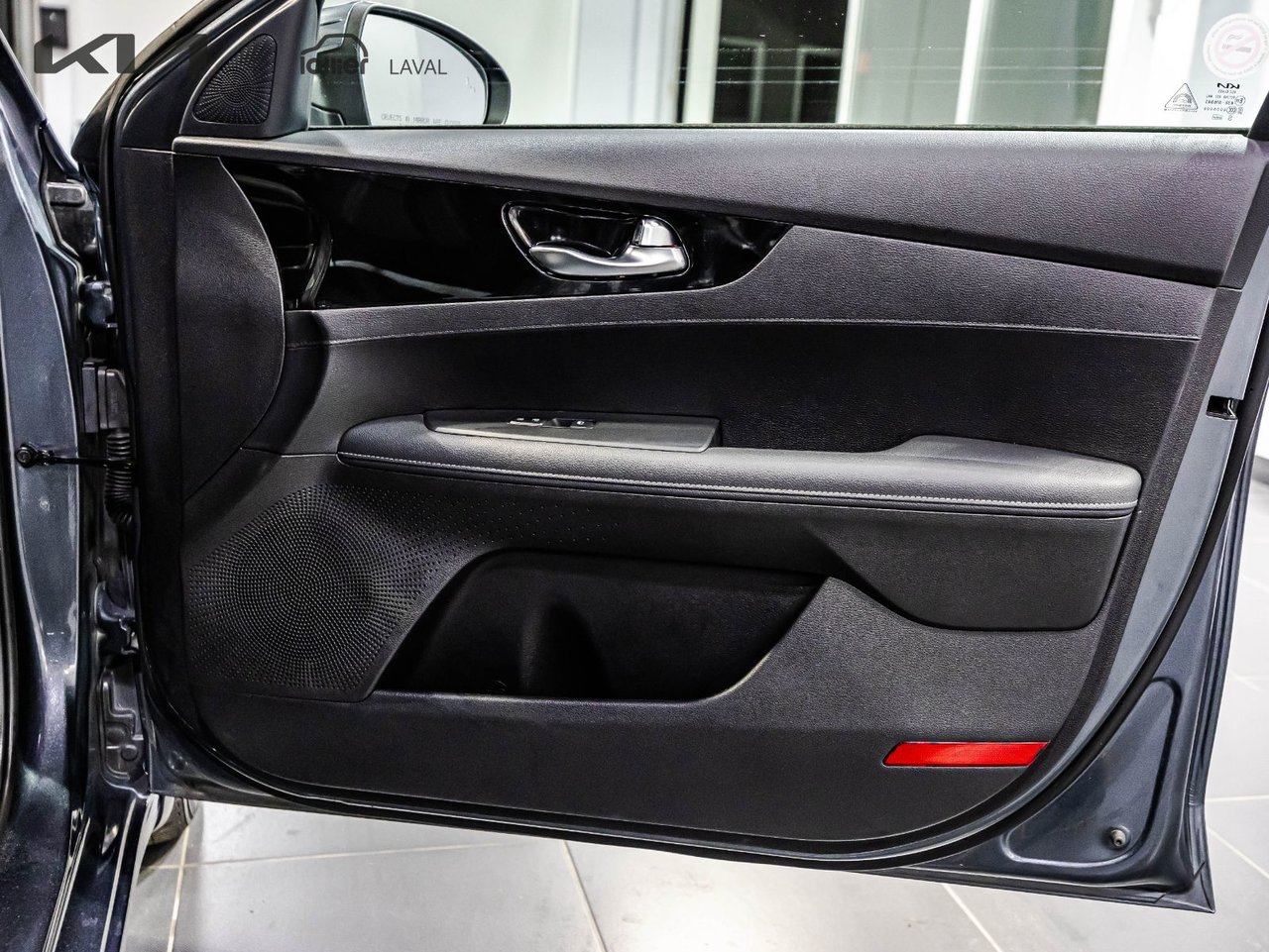 2023 Toyota Corolla Cross - Image 21