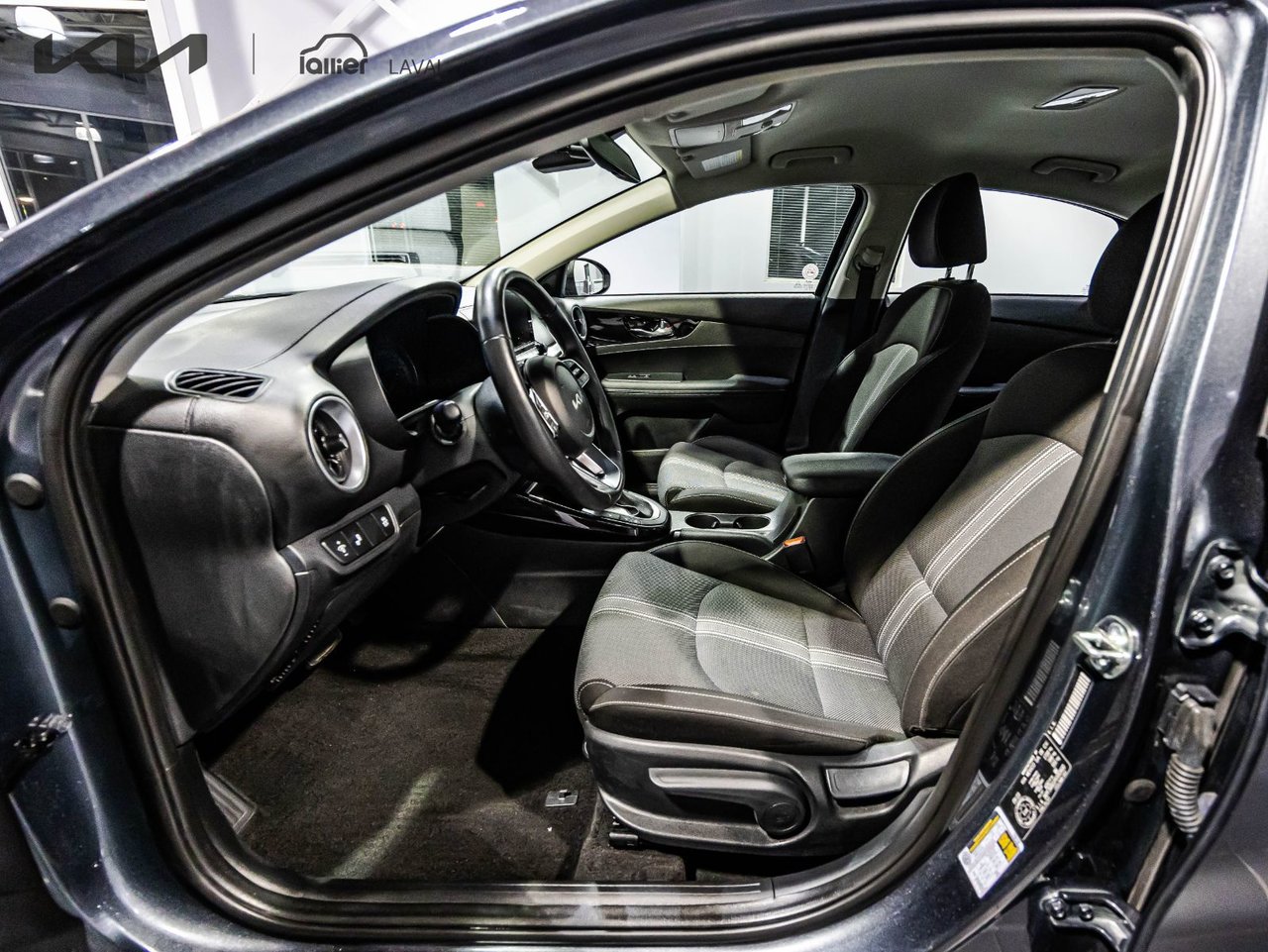 2023 Toyota Corolla Cross - Image 23