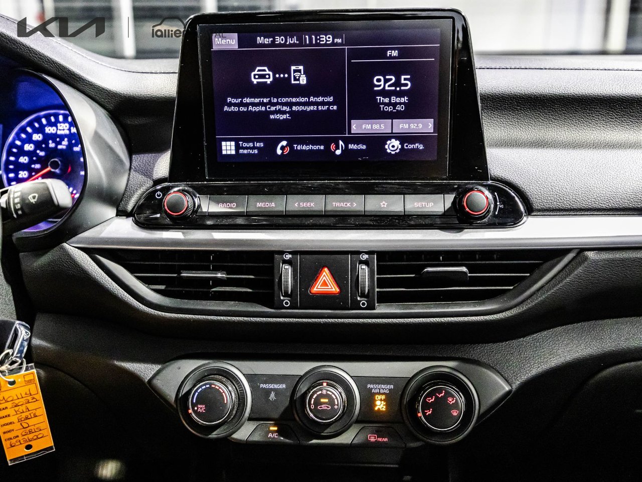 2023 Toyota Corolla Cross - Image 28