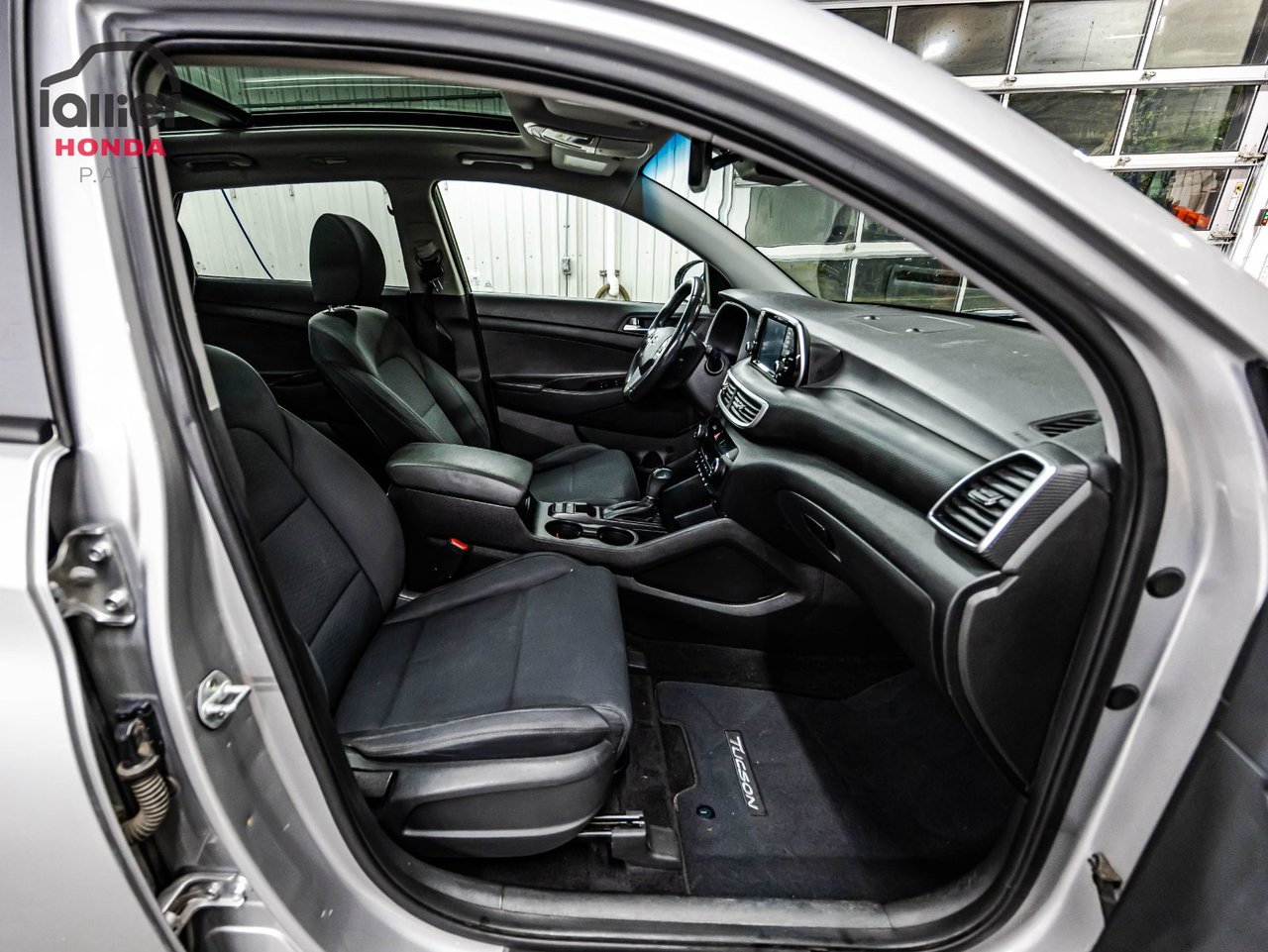 2018 Toyota Yaris Hatchback - Image 31