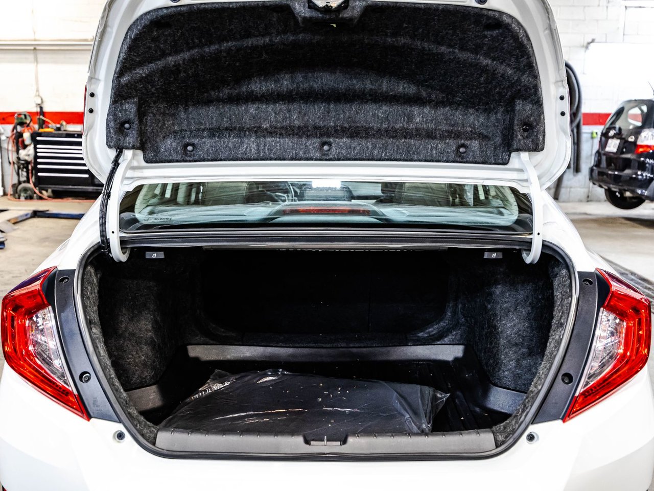 2023 Toyota Rav4 Prime - Image 25