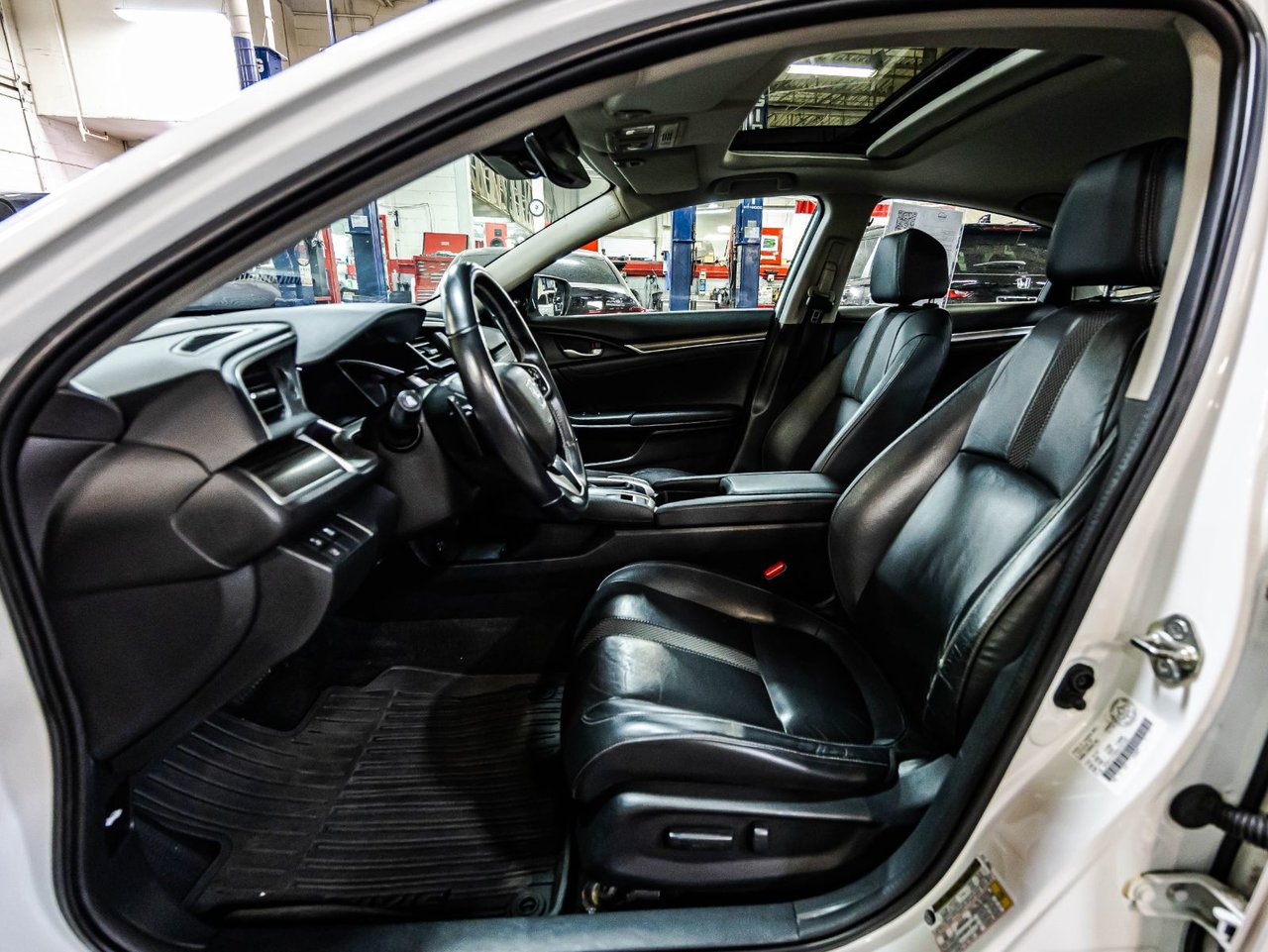 2023 Toyota Rav4 Prime - Image 29