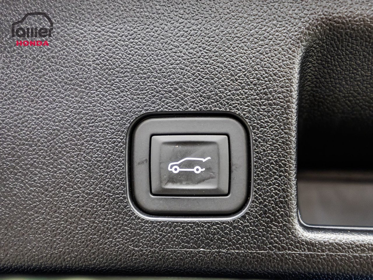 2023 Toyota Corolla Cross - Image 15